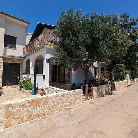 Ground Floor 50m From