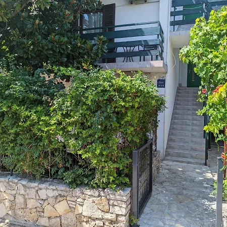 Ground Floor 50m From *