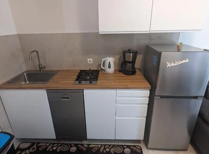 Ground Floor 50m From Apartman Srima