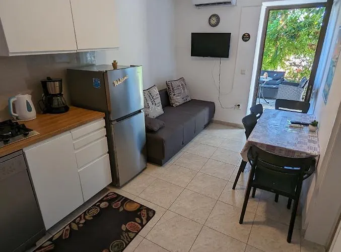 Ground Floor 50m From Apartman *